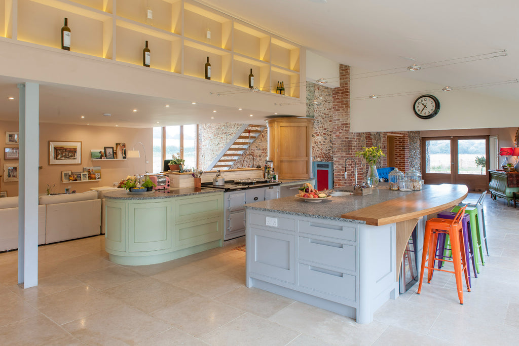 5 Things To Consider When Choosing Cabinet Colours for Your Bespoke Kitchen